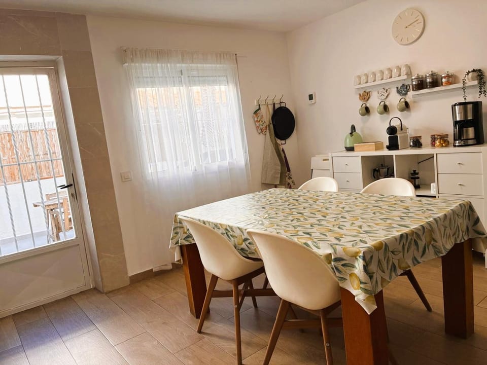 Coffee/tea facilities, Kitchen or kitchenette