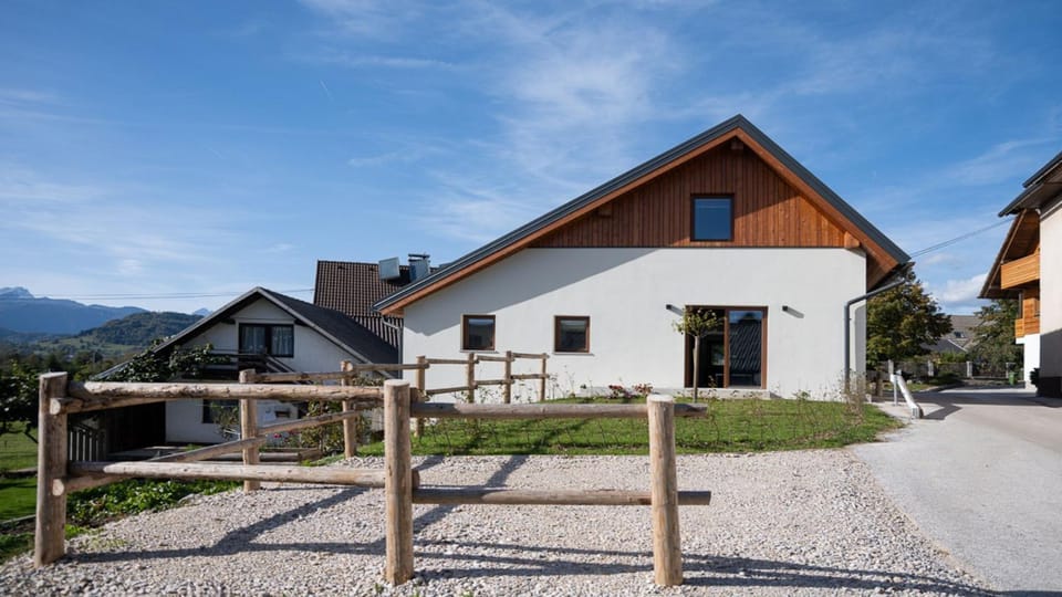 Property building, Natural landscape, Parking