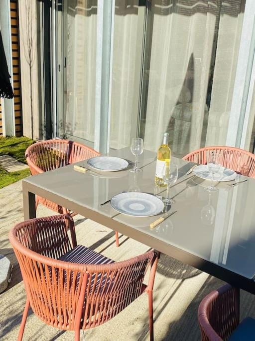Patio, Dining area