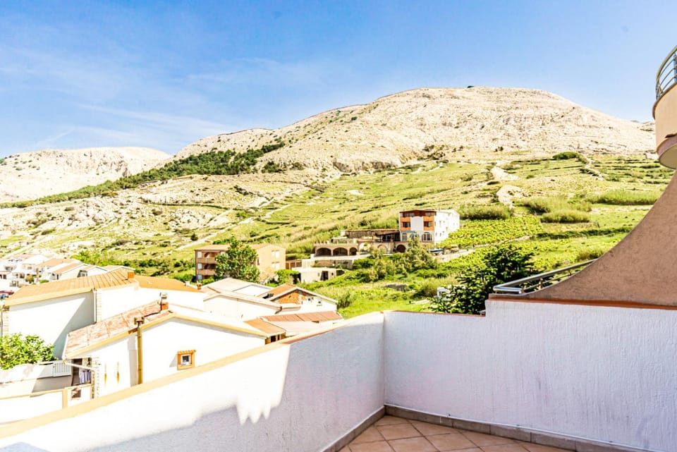 Balcony/Terrace, Mountain view