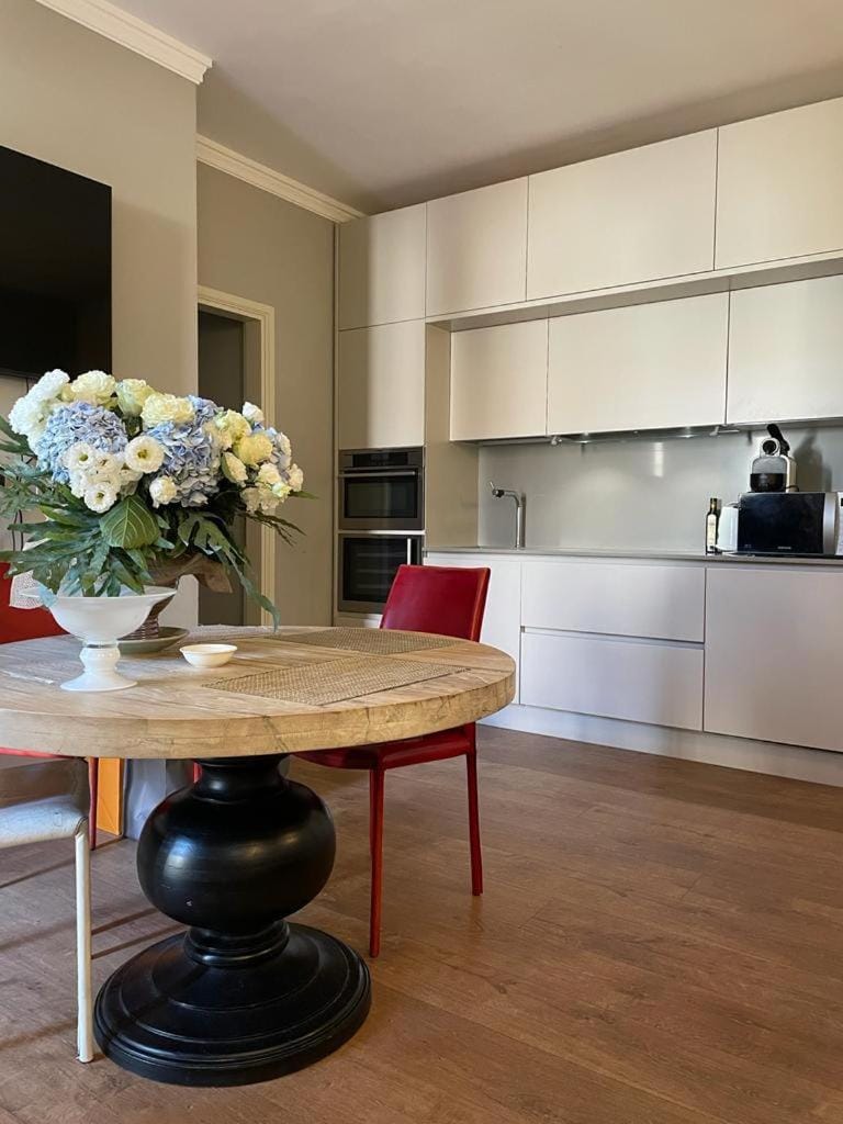 Kitchen or kitchenette, Dining area, minibar