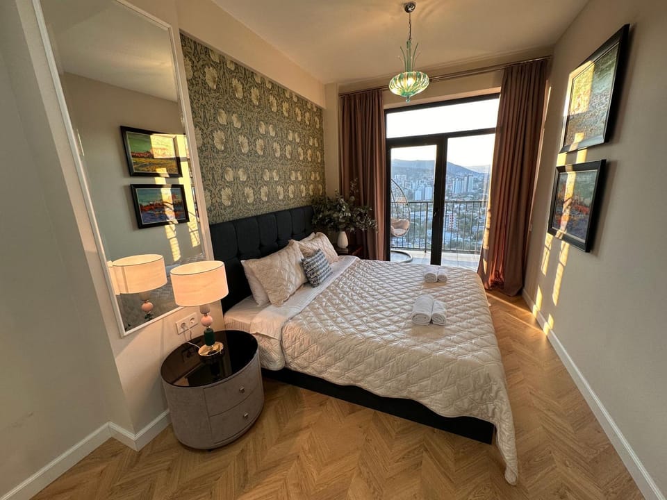 Bed, Photo of the whole room, Bedroom, towels