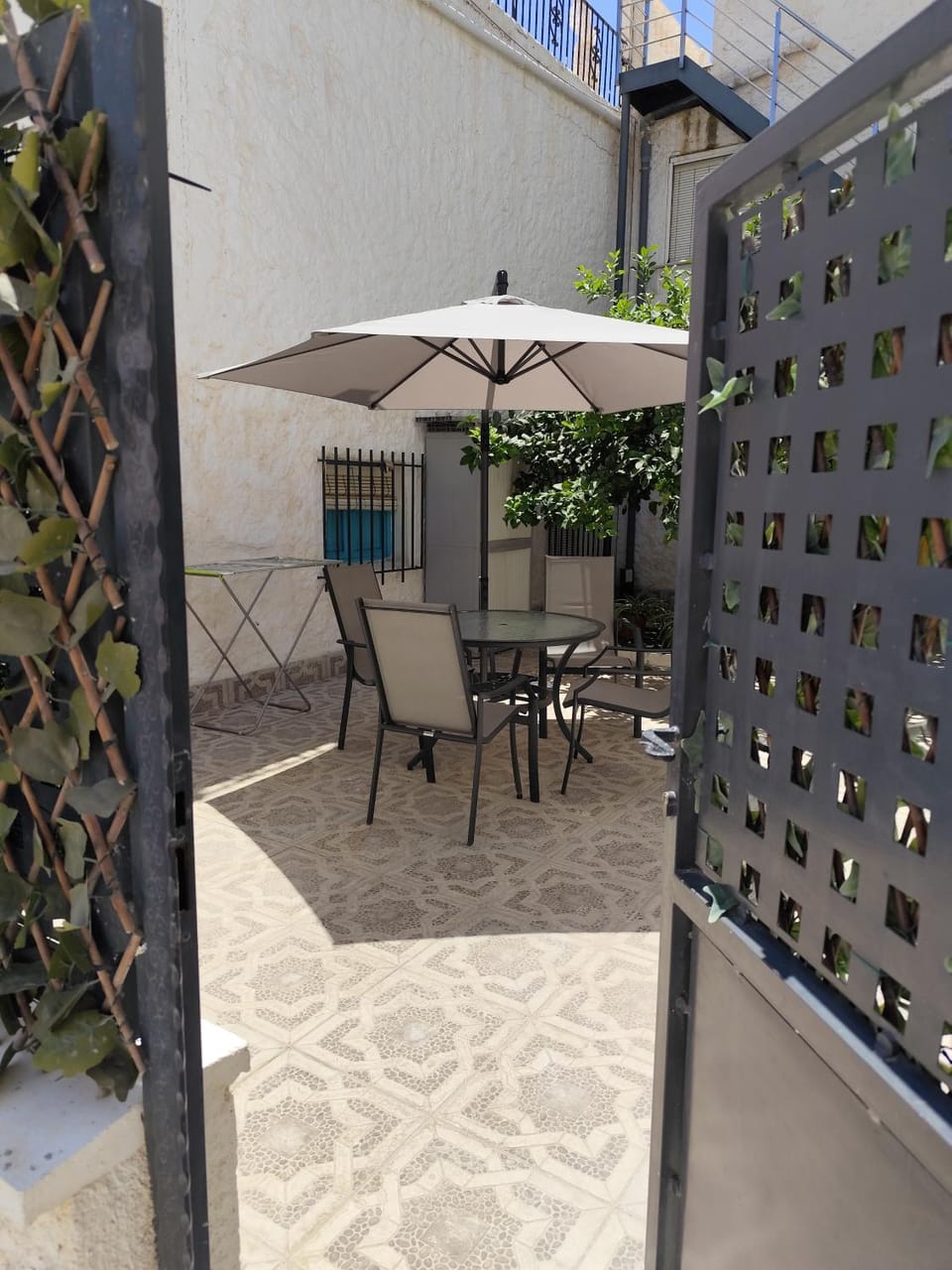 Patio, Dining area