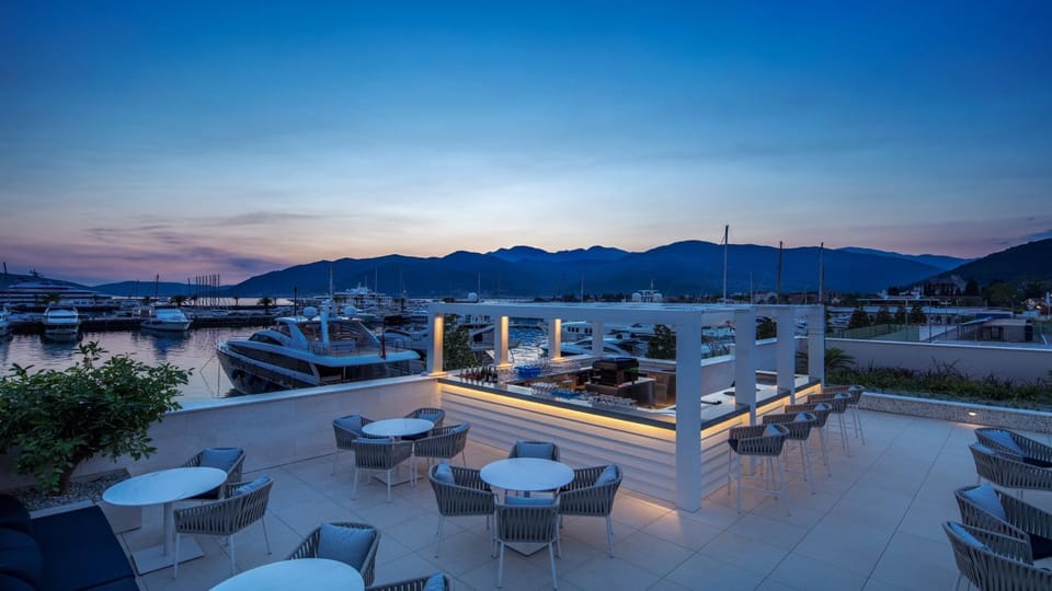 Lounge or bar