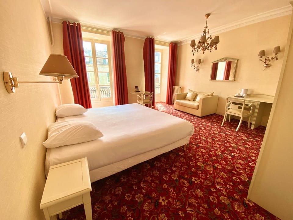 Bed, Living room, Seating area, Bedroom