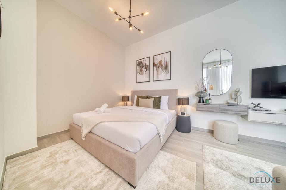 Bed, TV and multimedia, Photo of the whole room, Bedroom, towels