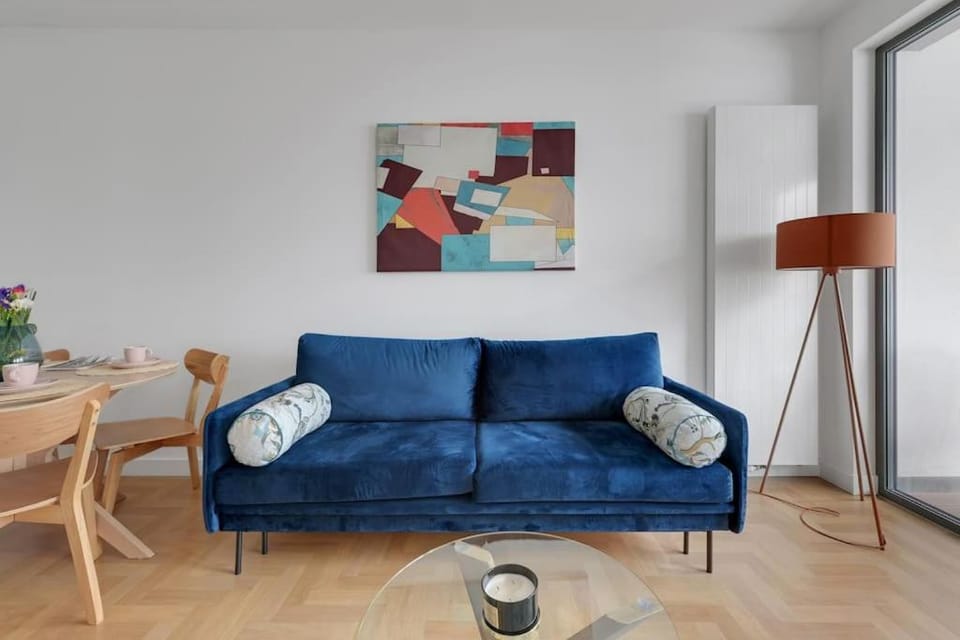 Living room, Photo of the whole room, Decorative detail, Seating area, Area and facilities