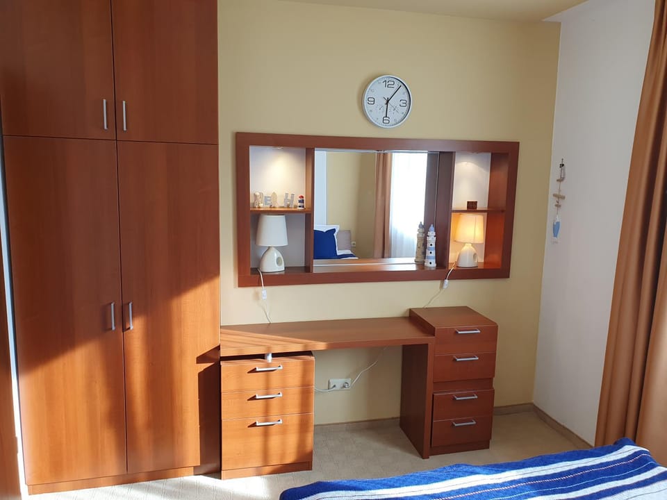 Bedroom, wardrobe