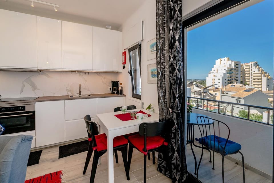 Balcony/Terrace, Kitchen or kitchenette, Dining area
