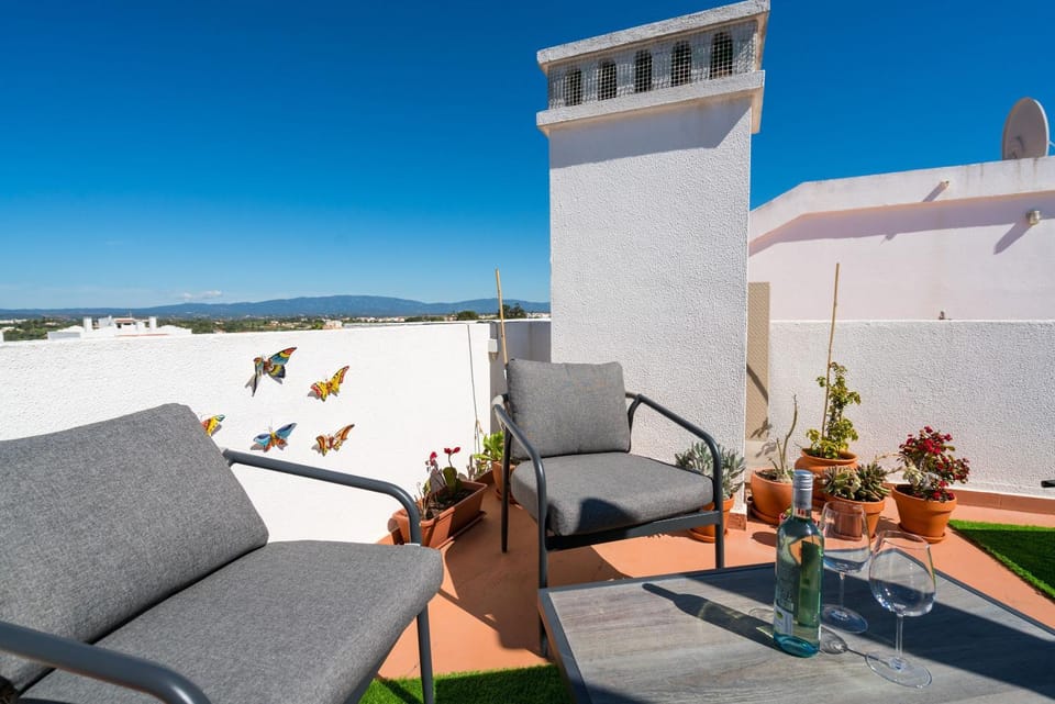 Balcony/Terrace, Mountain view