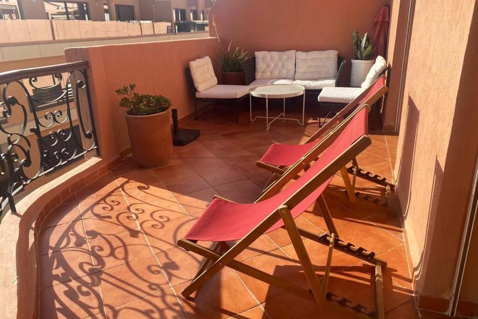 Sunny terrace & comfy beds in Marrakech Apartment in Marrakesh