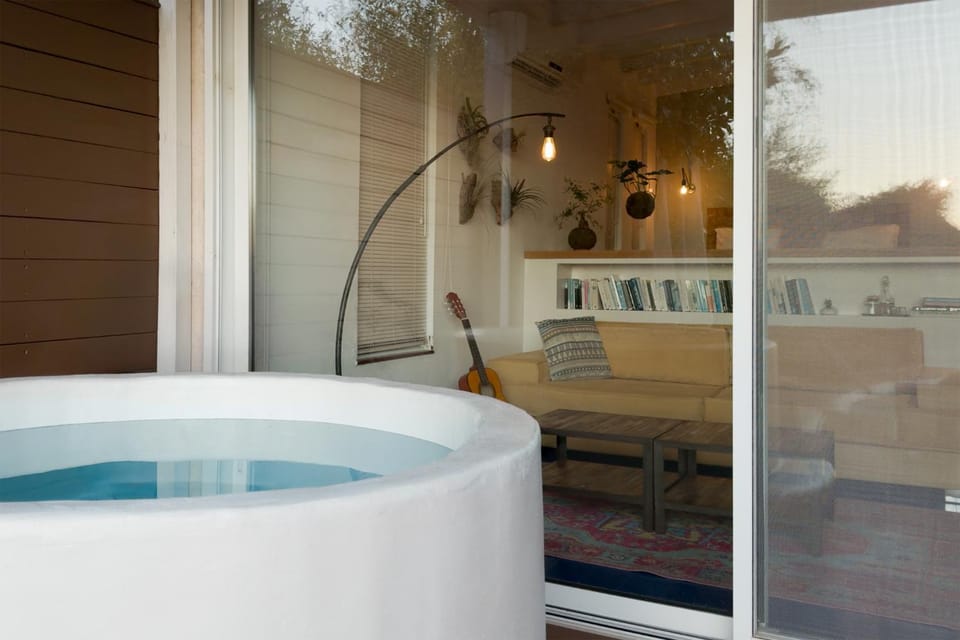 Hot Tub, Bath