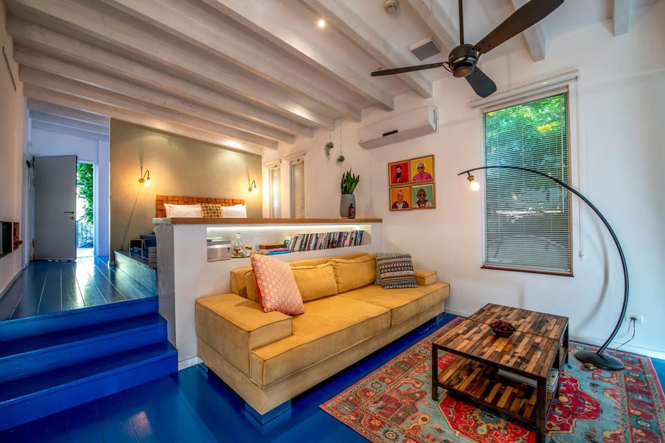 Living room, Seating area, fireplace