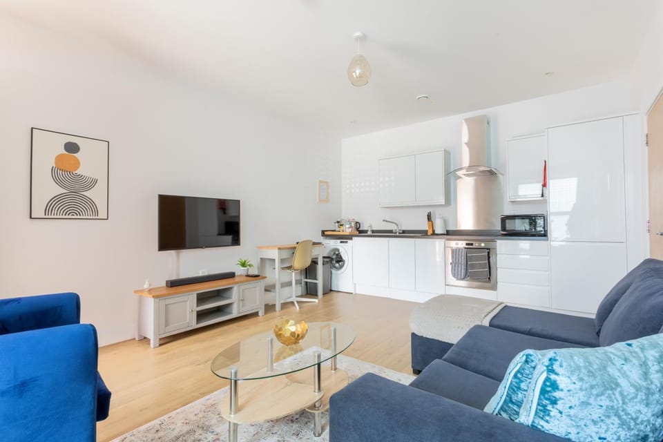 Communal lounge/ TV room, TV and multimedia, Kitchen or kitchenette, Seating area, Evening entertainment