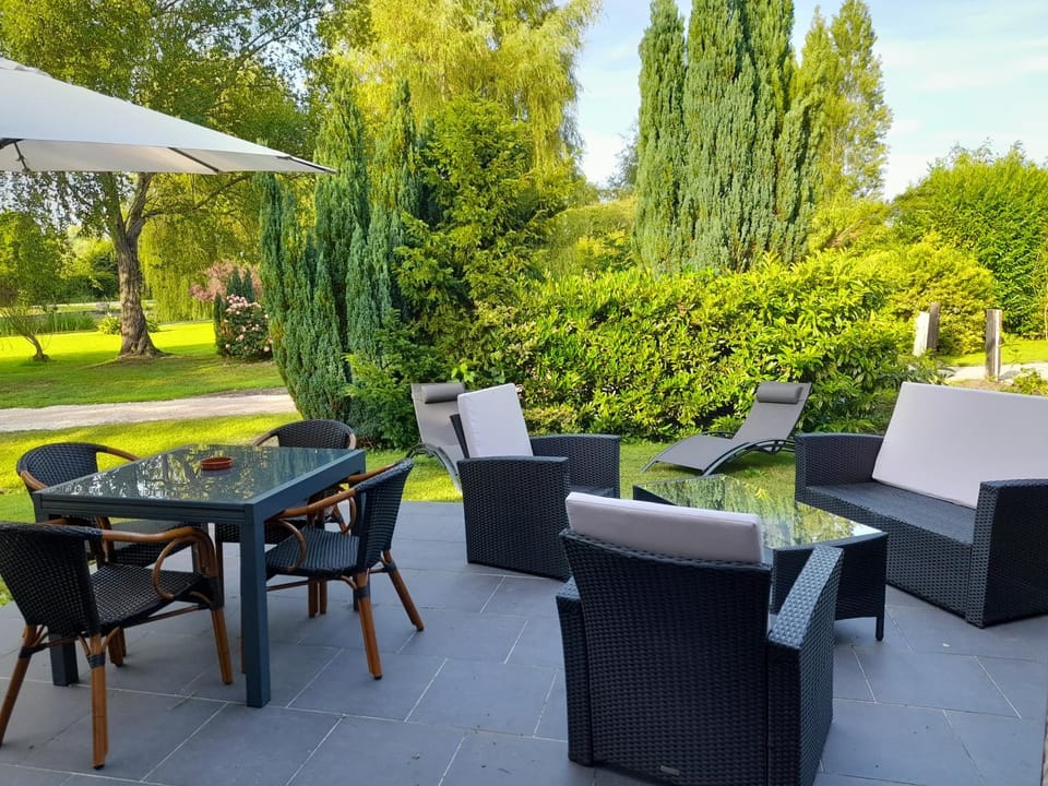 Patio, Garden view