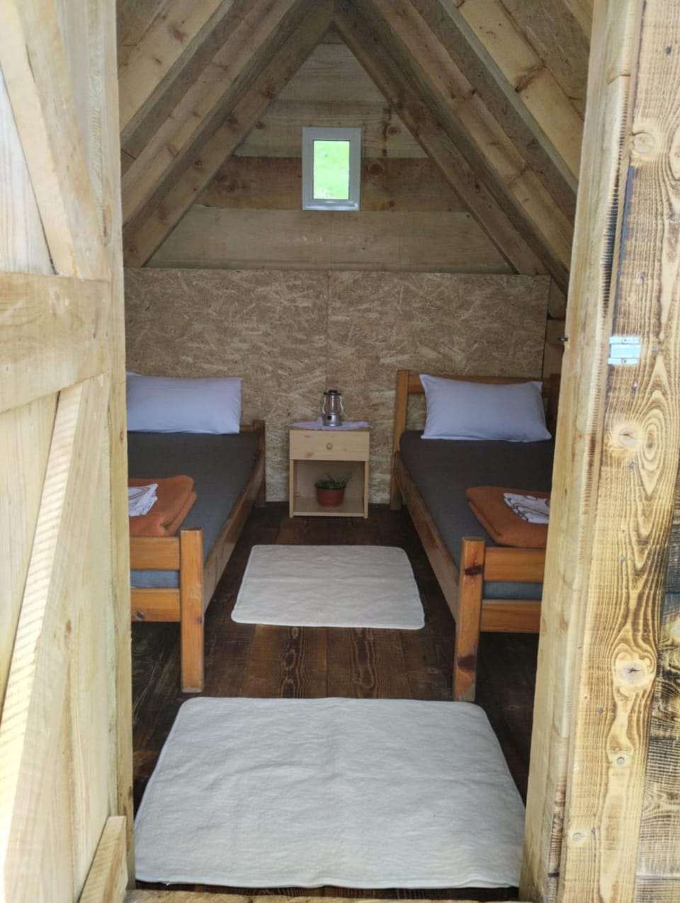 Lake house Draskovici Chalet in Montenegro