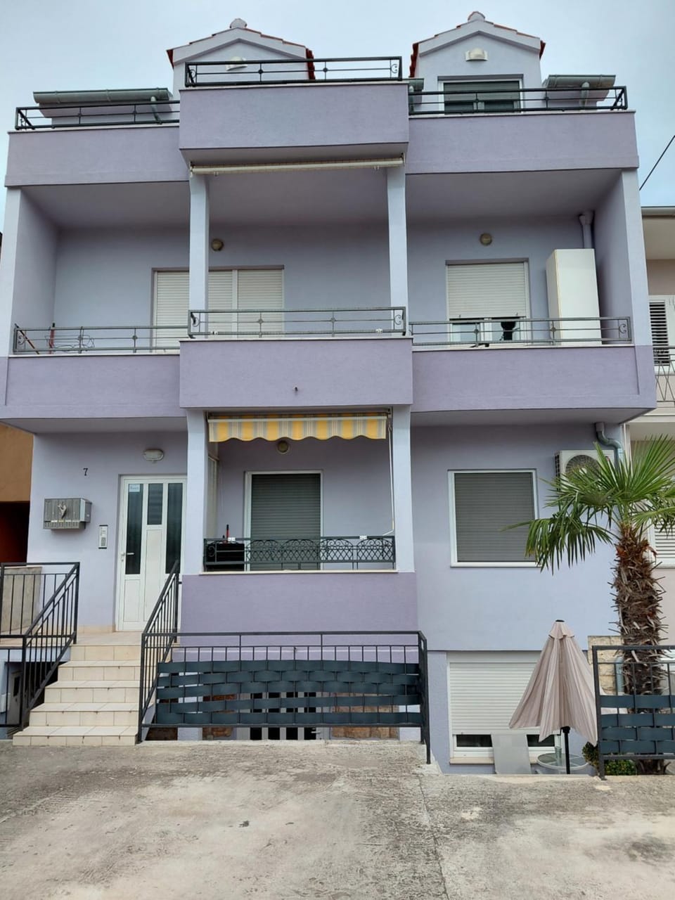Property building, Day