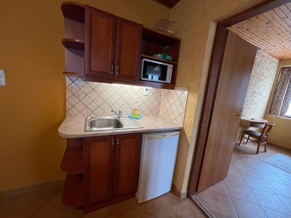 Balaton Apartmanház Apartment in Hungary