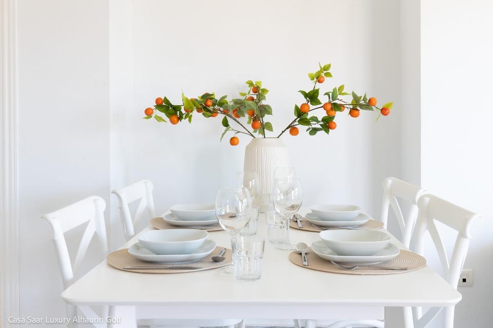 Food and drinks, Dining area, Food