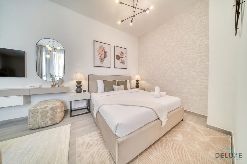 Bed, TV and multimedia, Photo of the whole room, Bedroom, towels