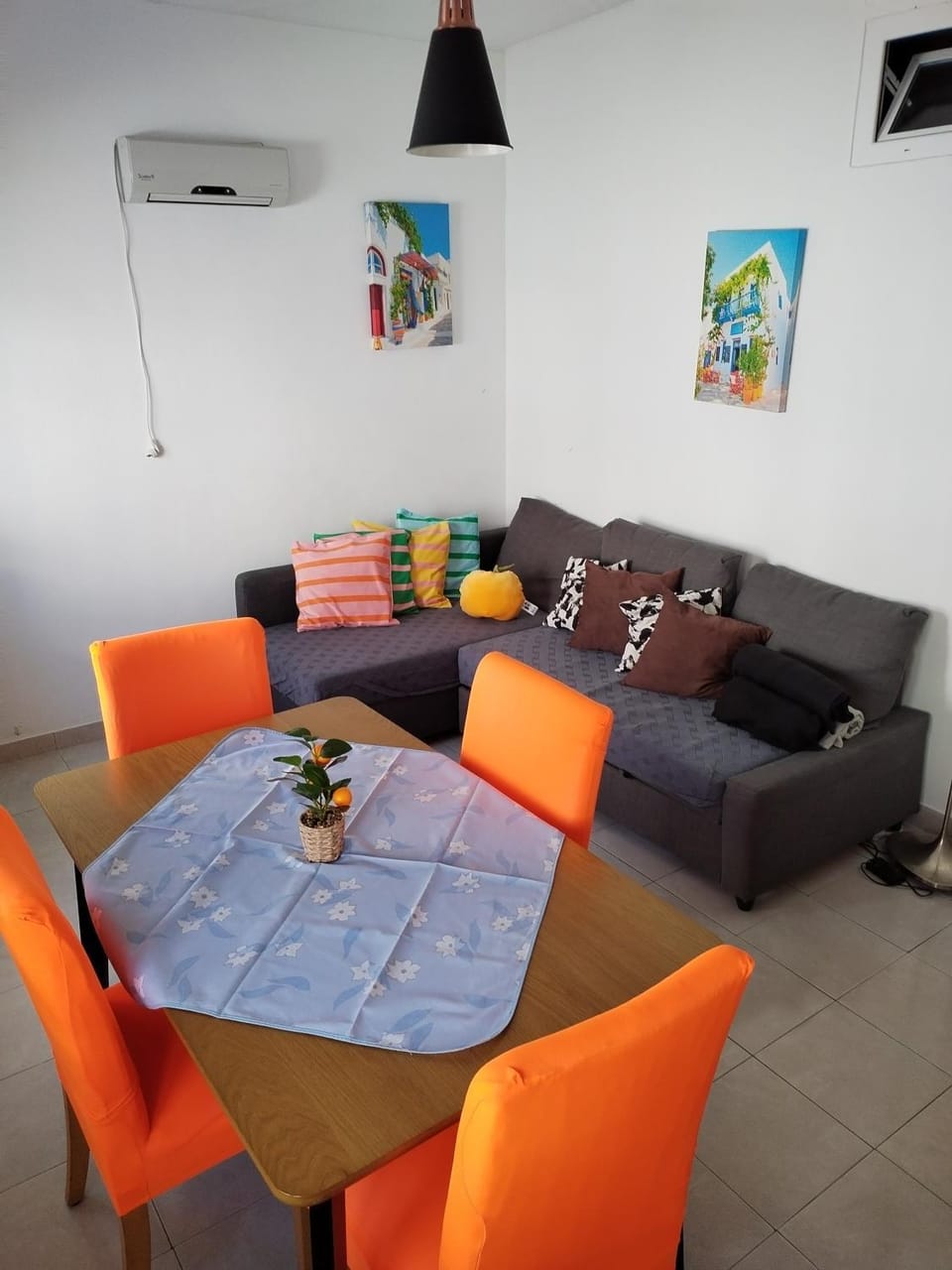 Living room, Dining area