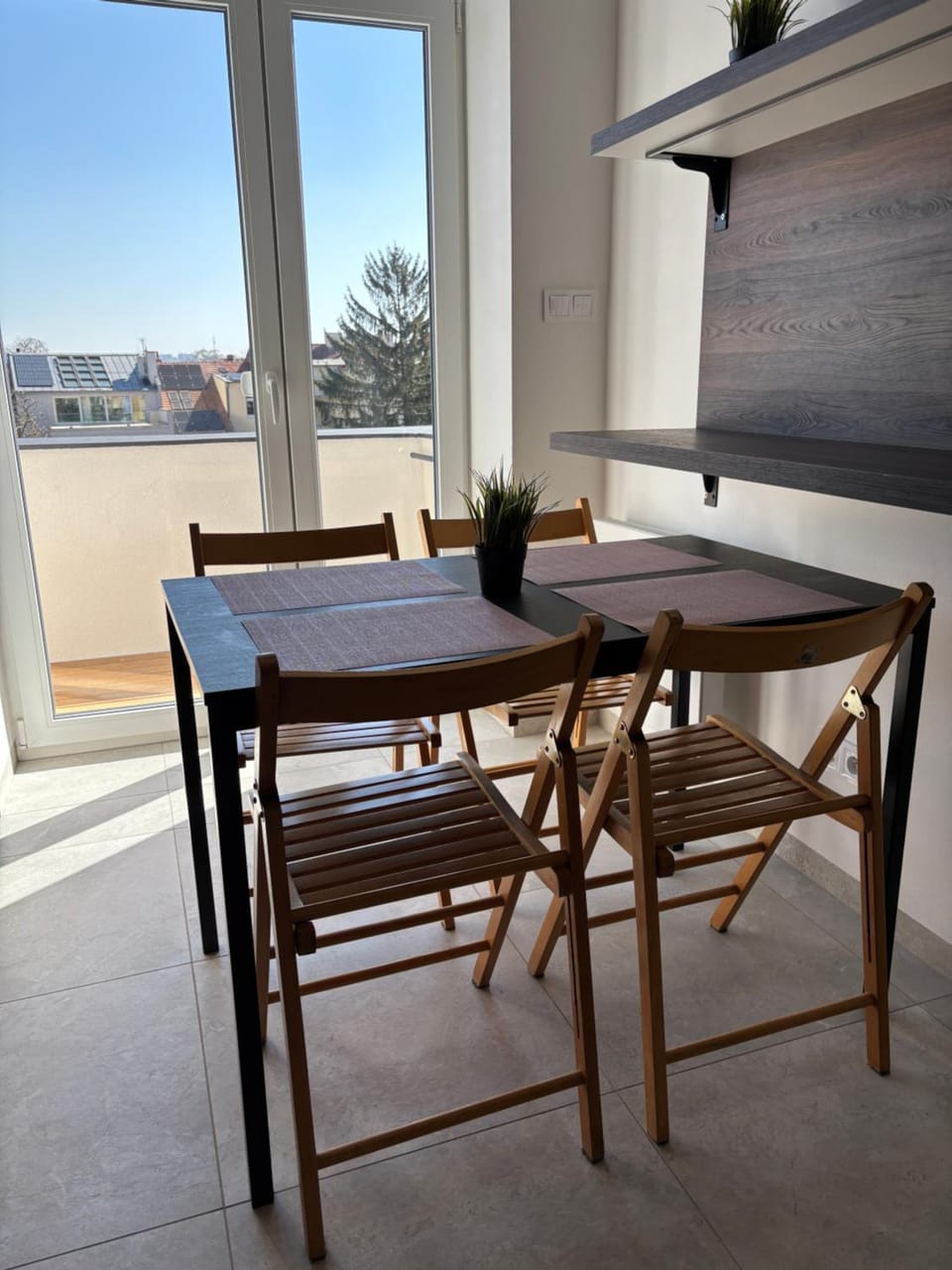 Soukromý pokoj v třípokojovém bytě - Private room in three room flat Vacation rental in Brno