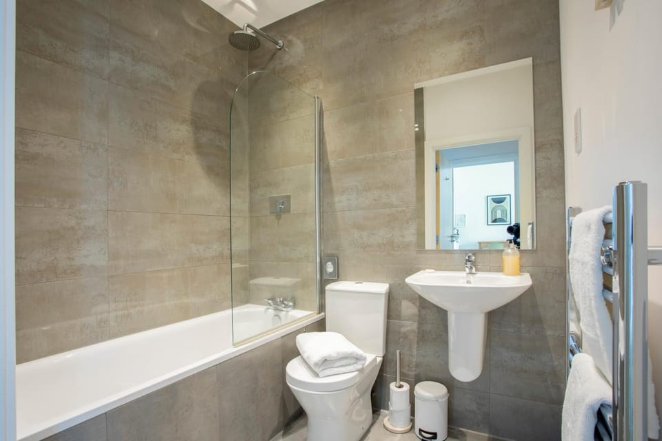 Shower, Toilet, Bathroom, Bath