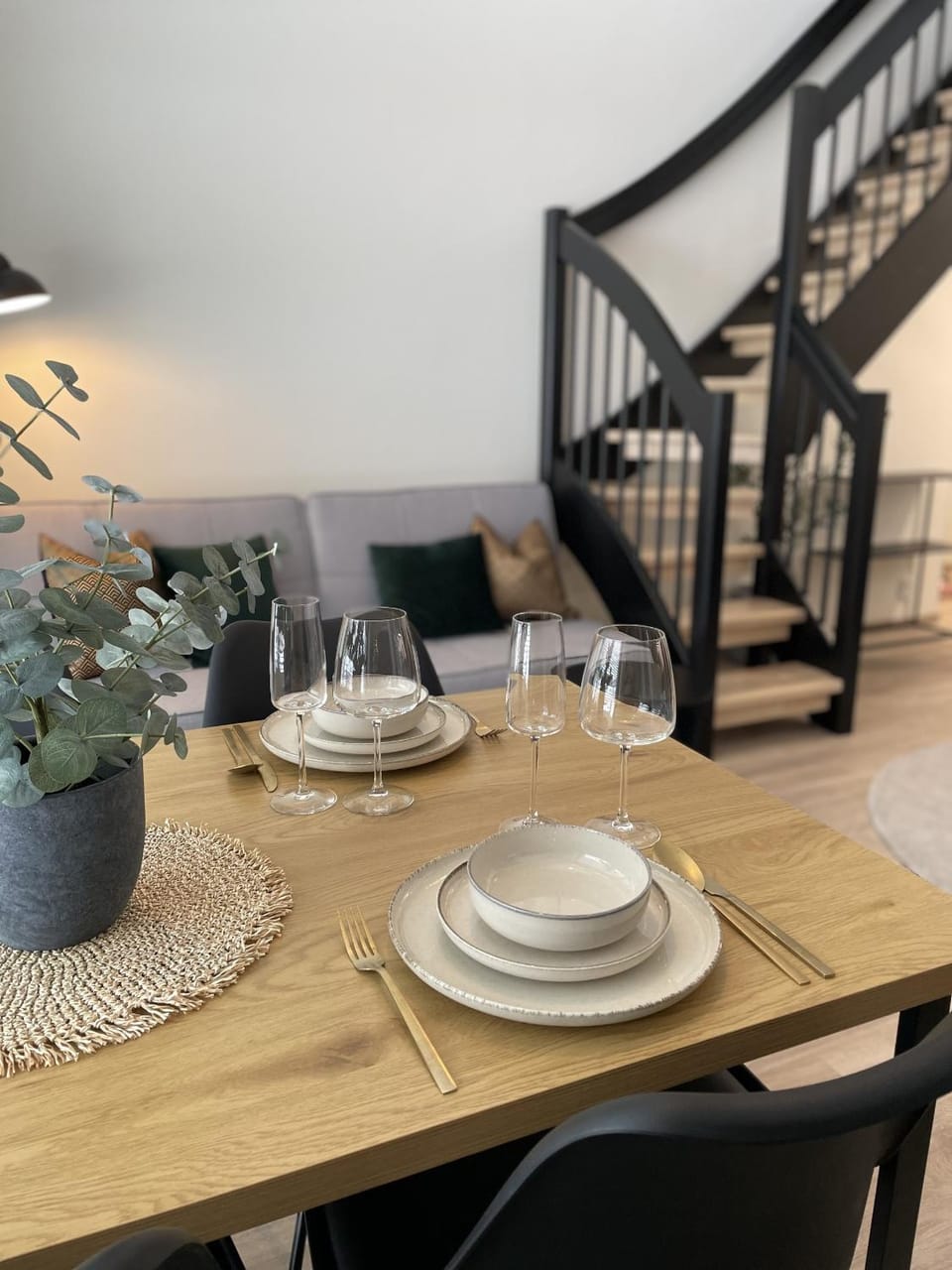 Photo of the whole room, Dining area