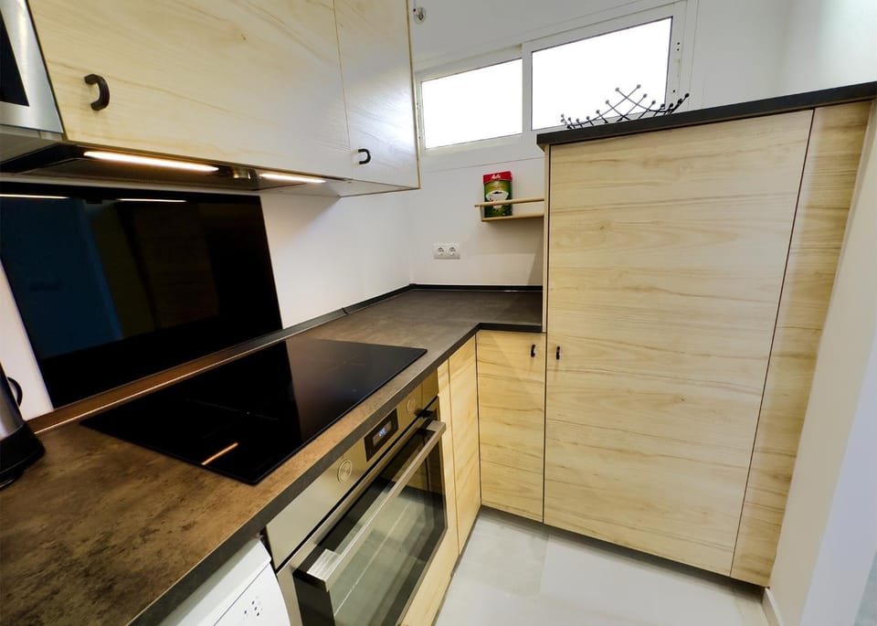 Kitchen or kitchenette, minibar, pet friendly, stove