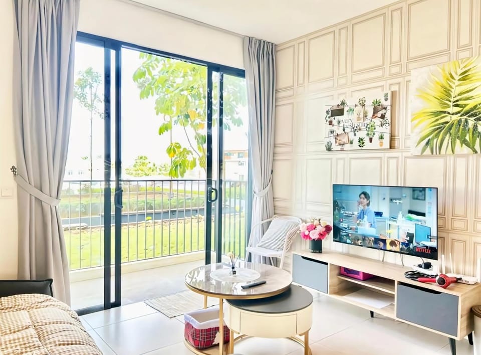 Garden, TV and multimedia, View (from property/room), Balcony/Terrace, Living room, Seating area, Garden view
