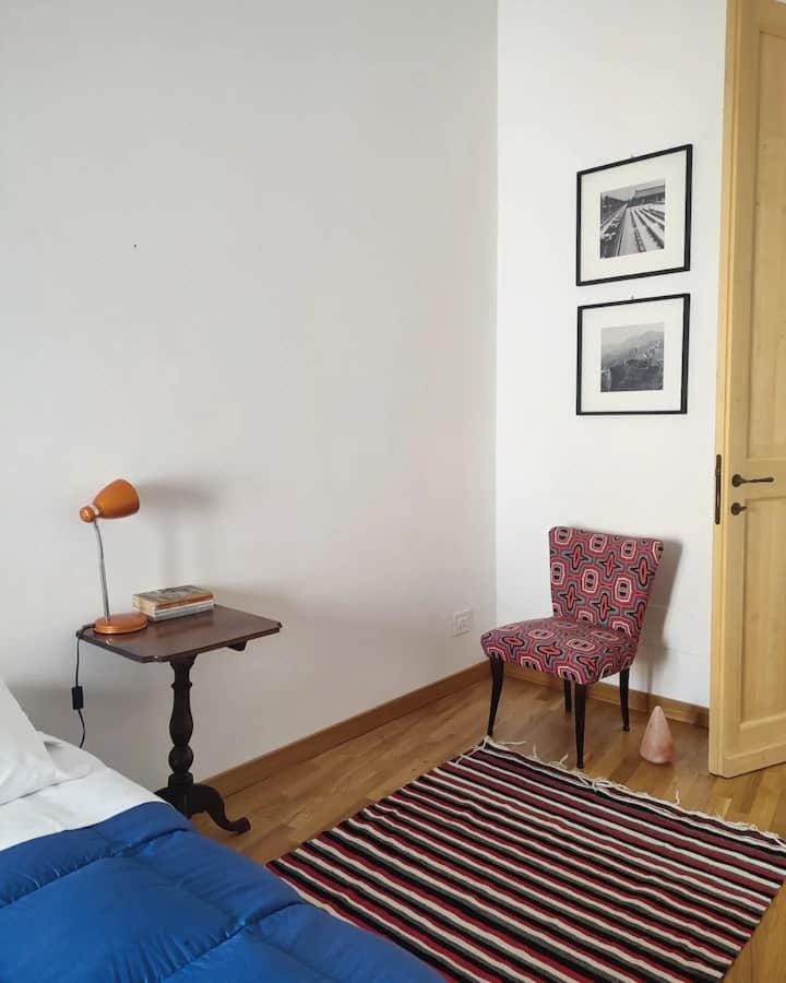 Photo of the whole room, Bedroom