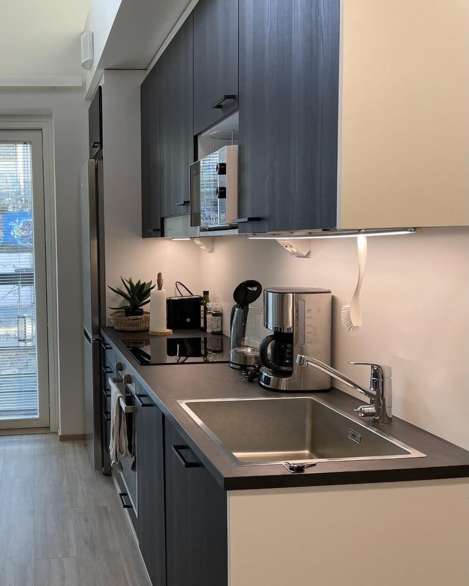Coffee/tea facilities, dishwasher, minibar, pet friendly, stove, toaster, kitchen