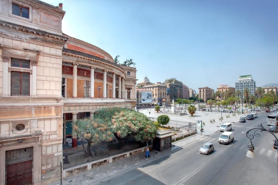 The house Politeama Palermo Historic center Apartment in Palermo