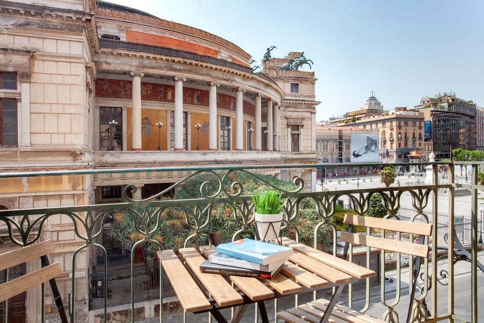 The house Politeama Palermo Historic center Apartment in Palermo