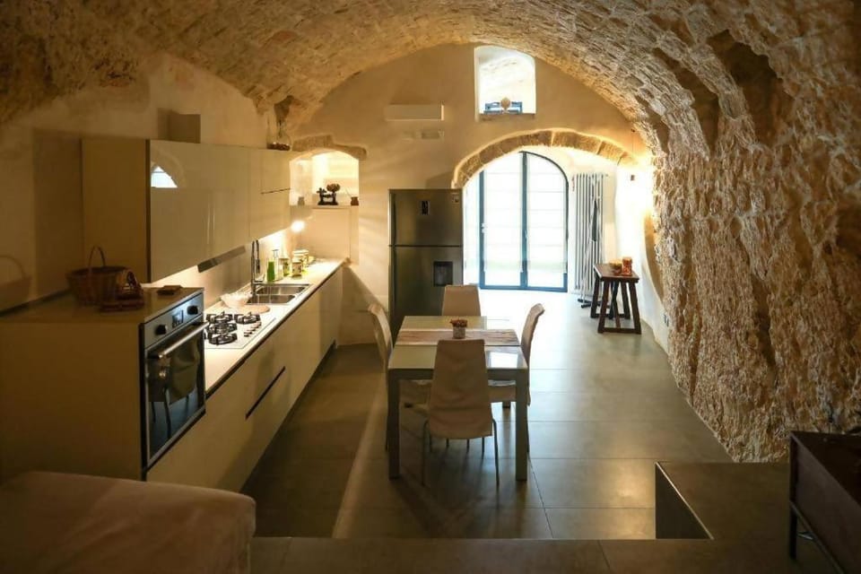 Kitchen or kitchenette, Seating area, Dining area, pet friendly