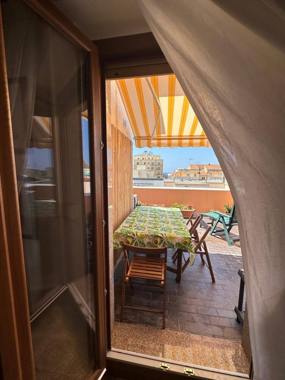 View (from property/room), Balcony/Terrace, Dining area
