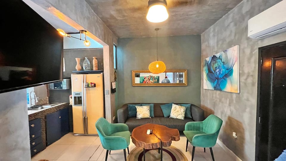 Beachside Oasis ! Spacious ½ block from the Beach Apartment in Puerto Morelos