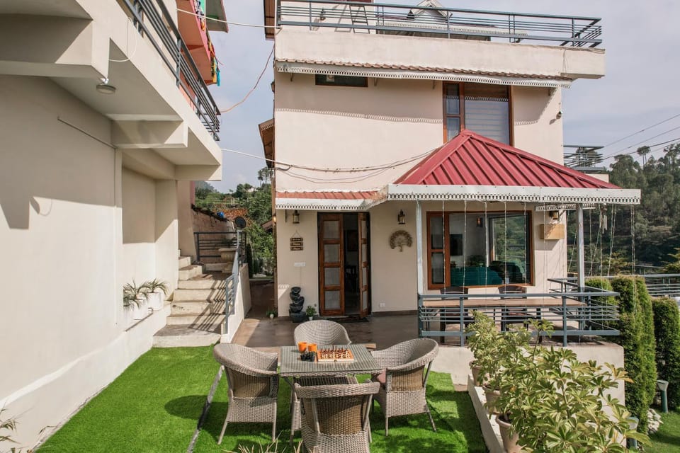 Garden, View (from property/room), Seating area, Dining area, Garden view