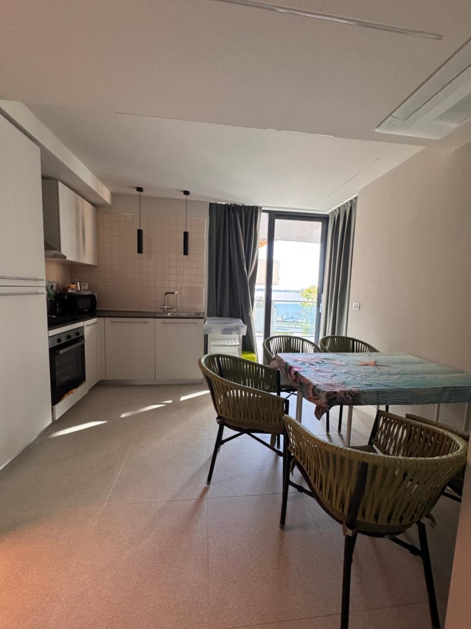 Aparthotel Zefiro com design, large terrace, bike, near beach and thermal Hotel in Grado