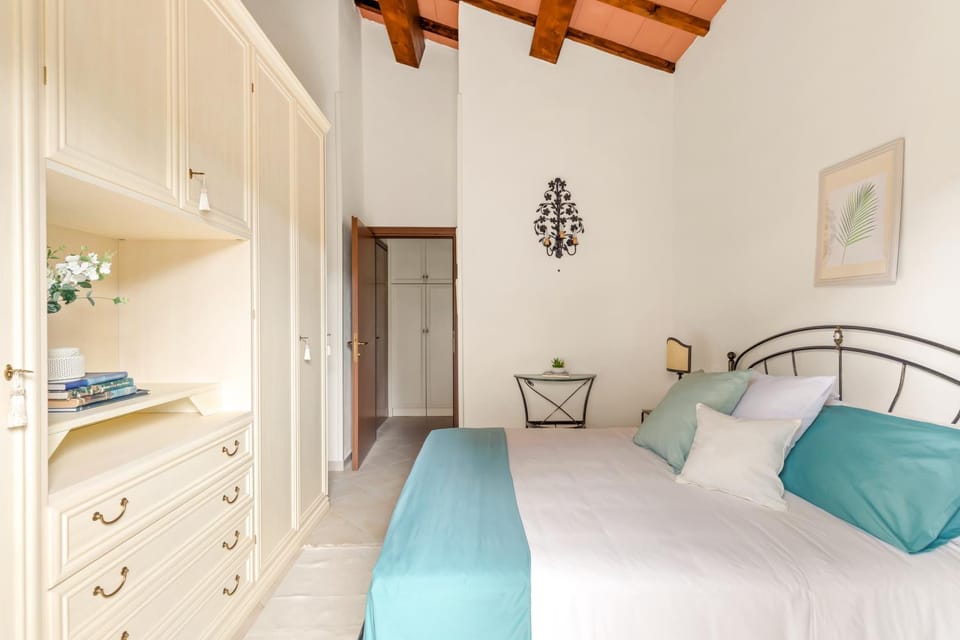 Bedroom, wardrobe