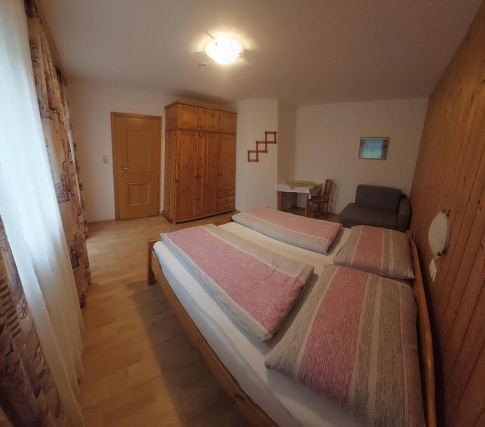 Bed, Bedroom, wardrobe