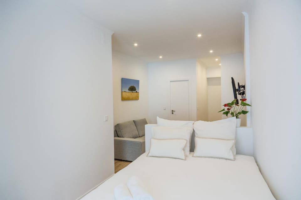 Bed, Photo of the whole room, Bedroom