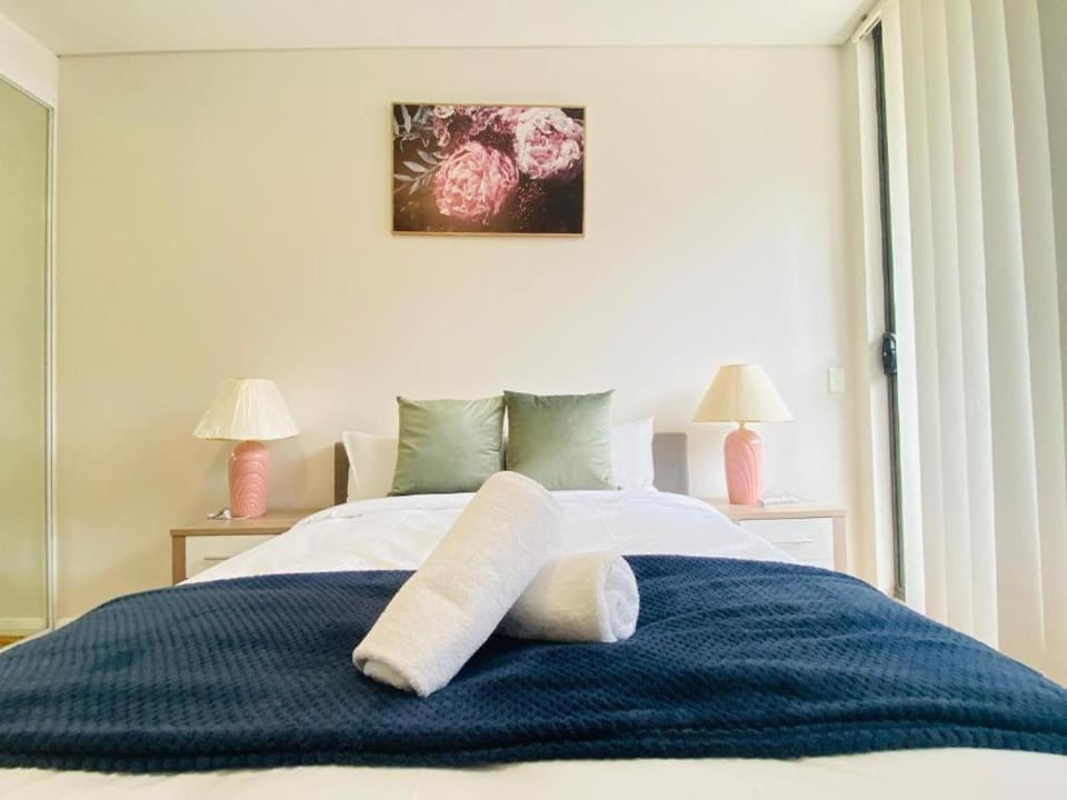 Parramatta Adorable 3Br Apt ParkingBusShopping Apartment in Parramatta
