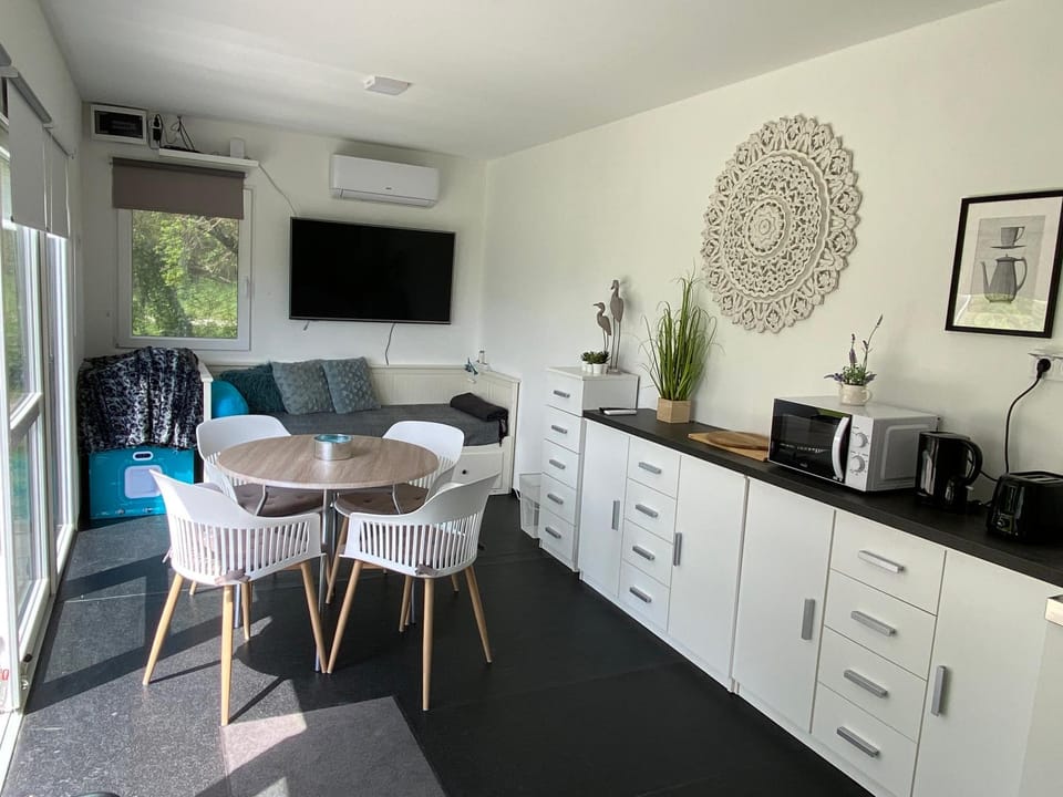 Patio, Balcony/Terrace, Living room, Dining area