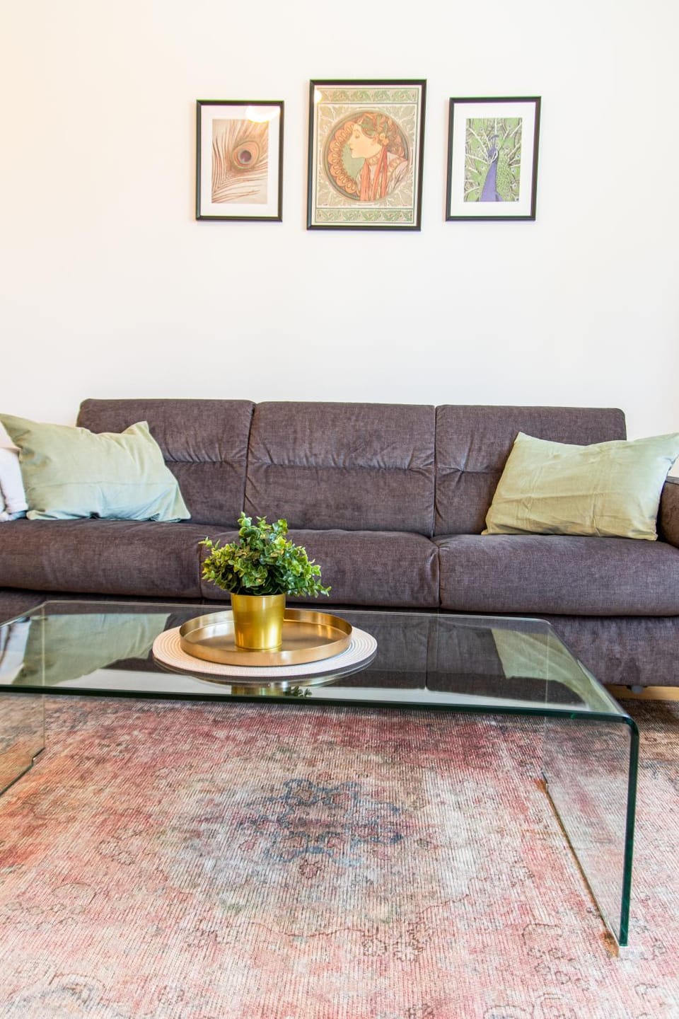Living room, Seating area, Family