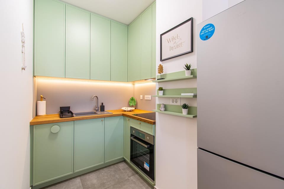 Kitchen or kitchenette, oven, stove