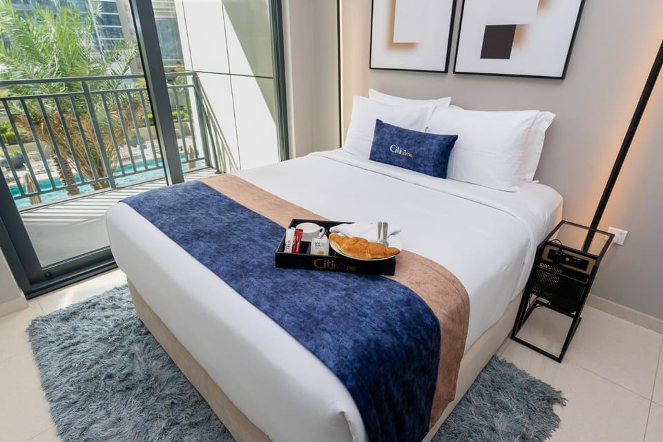 Bed, View (from property/room), Balcony/Terrace, Food and drinks, Photo of the whole room, Bedroom, Food, Drinks
