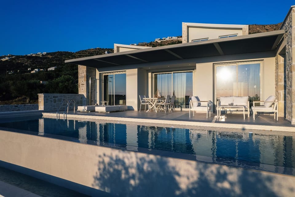 Property building, Patio, Swimming pool
