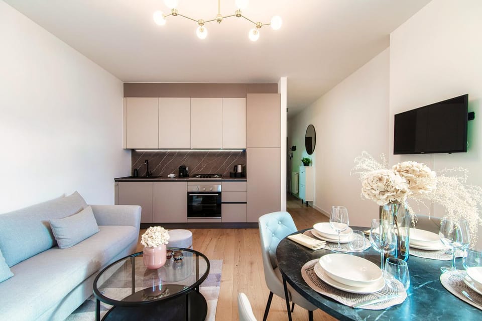 Kitchen or kitchenette, Living room, Seating area, Dining area