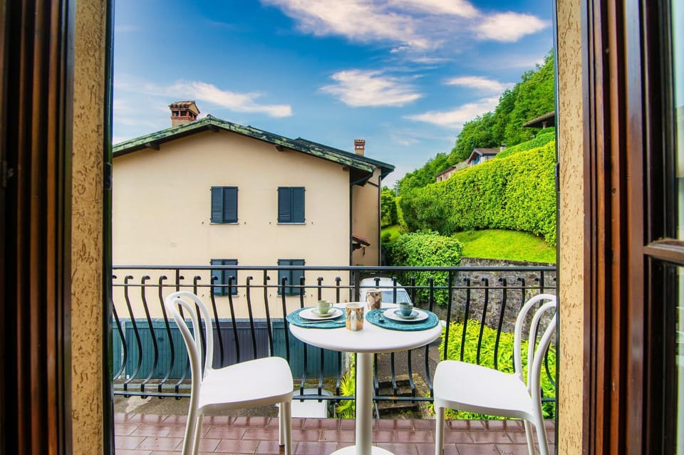 Property building, Balcony/Terrace